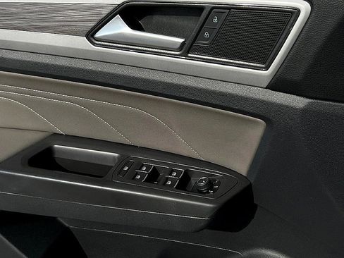 Used 2023 Volkswagen Atlas Cross Sport SE image 21