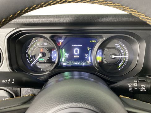 Used 2024 Jeep Wrangler Unlimited AWD/4WD image 21