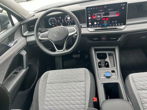 New 2026 Volkswagen Tiguan S FWD image 9