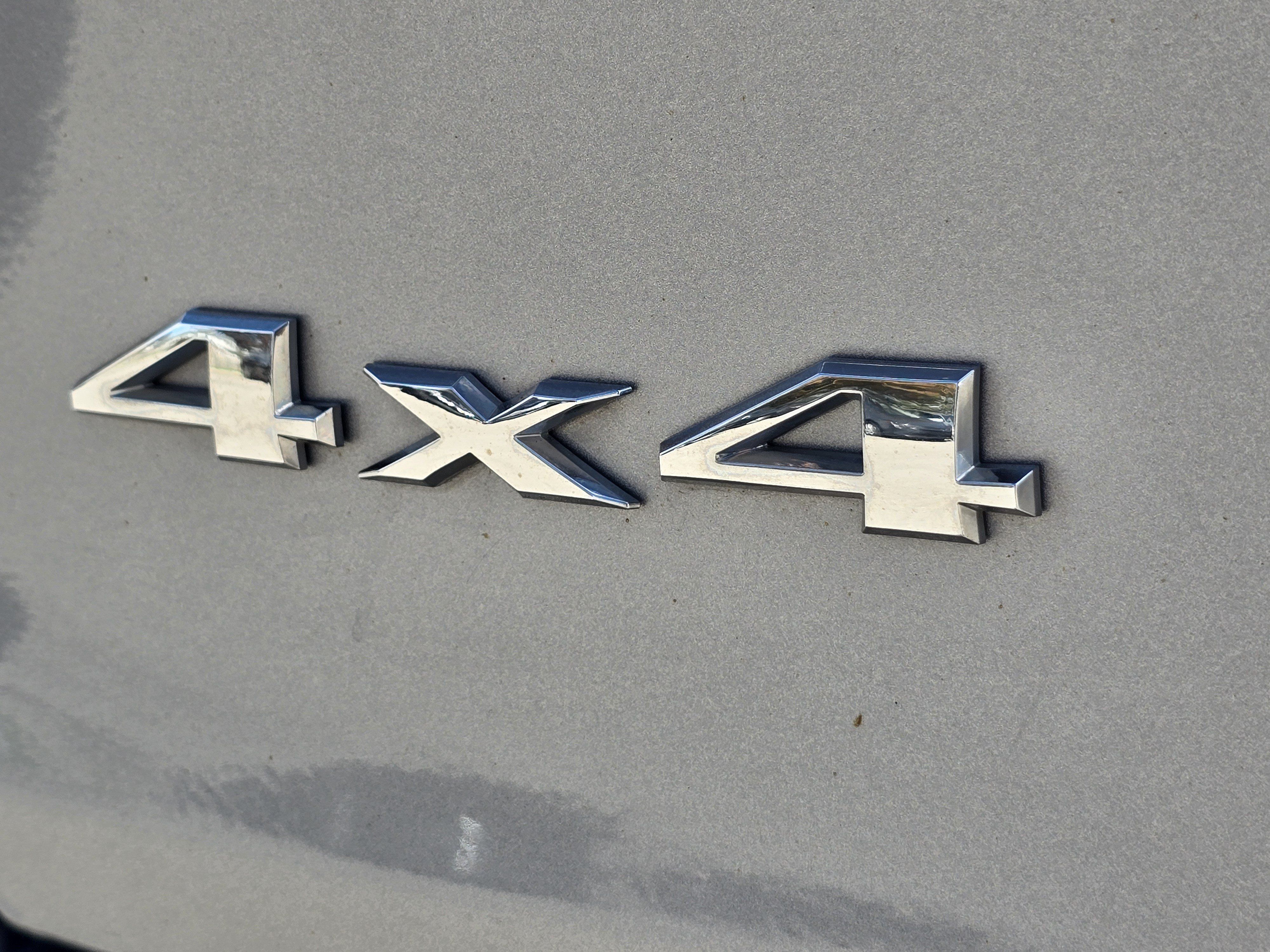 Used 2015 Jeep Cherokee Sport w/ Cold Weather Group AWD/4WD image 25