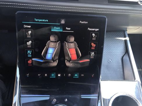 Certified 2025 Cadillac Escalade ESV Premium Luxury AWD/4WD image 9