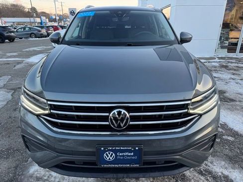 Certified 2022 Volkswagen Tiguan SE image 2