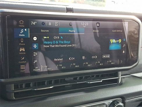 Used 2024 Jeep Wrangler Rubicon image 16