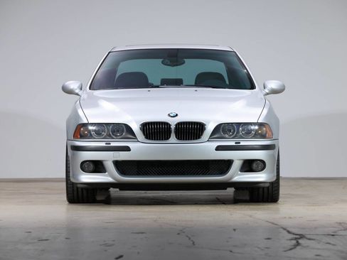 Used 2003 BMW M5 image 2