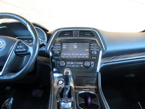 Used 2016 Nissan Maxima Platinum w/ Interior Lighting Package image 21