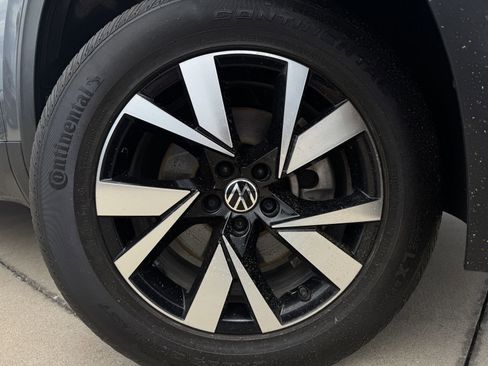 Used 2023 Volkswagen Atlas Cross Sport SE FWD image 11