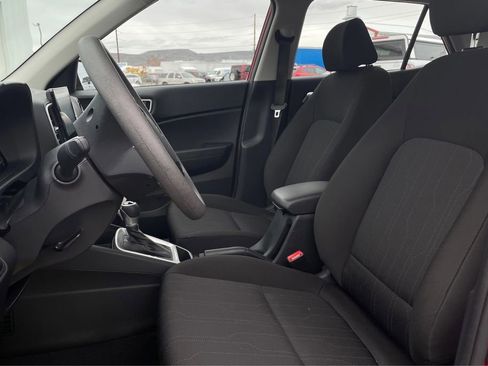 Used 2023 Hyundai Venue SE image 11