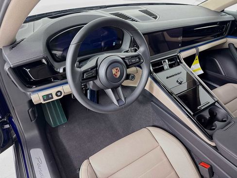 New 2026 Porsche Panamera 4 image 4