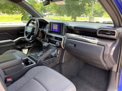 Used 2024 Toyota Tacoma SR5 RWD image 31