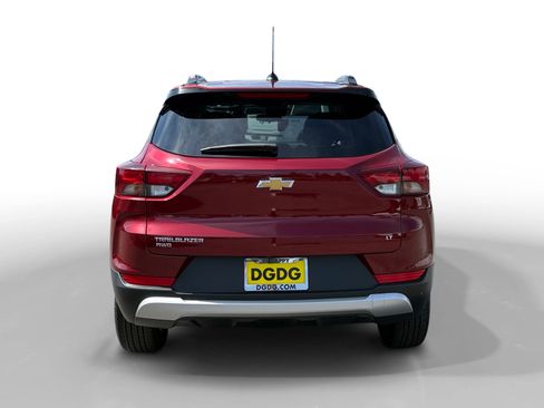Used 2025 Chevrolet TrailBlazer LT AWD/4WD image 4