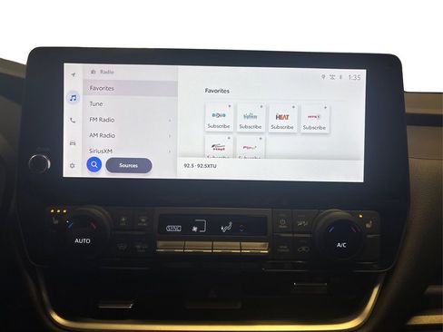 Used 2025 Toyota Grand Highlander AWD image 23