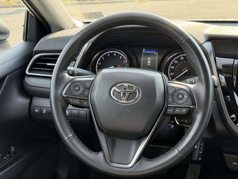 Used 2023 Toyota Camry SE FWD image 9