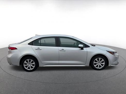 Used 2025 Toyota Corolla LE image 16