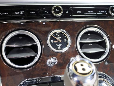 Used 2020 Bentley Continental GT image 29