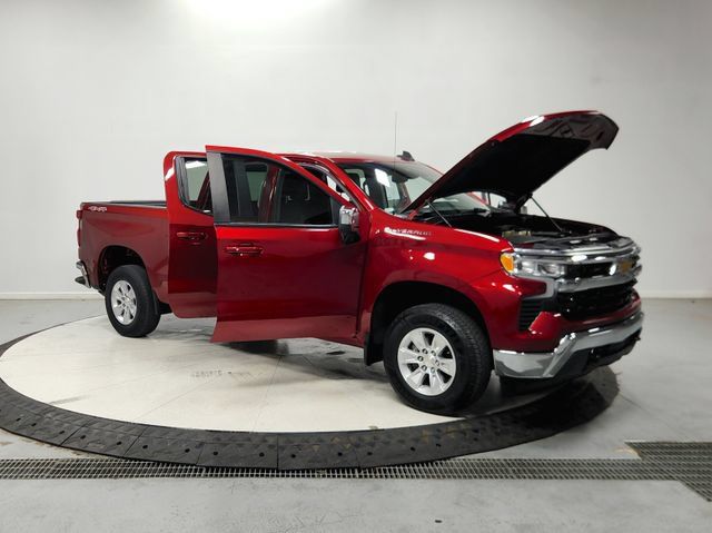 Used 2023 Chevrolet Silverado 1500 LT AWD/4WD image 10