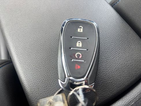 Used 2025 Chevrolet Trax LT FWD image 23