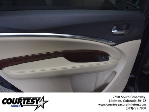 Used 2017 Acura MDX SH-AWD image 23