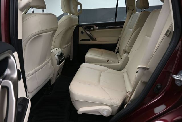 Used 2020 Lexus GX 460 Luxury w/ Luxury Sport Package AWD/4WD image 23