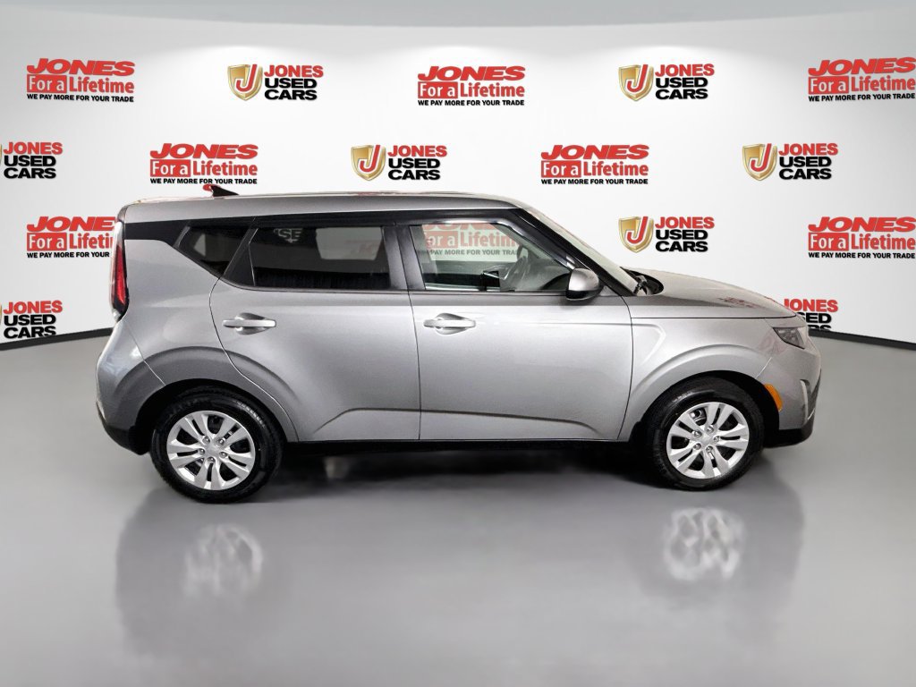 Used 2023 Kia Soul LX FWD image 16