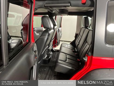 Used 2016 Jeep Wrangler Unlimited Rubicon image 12