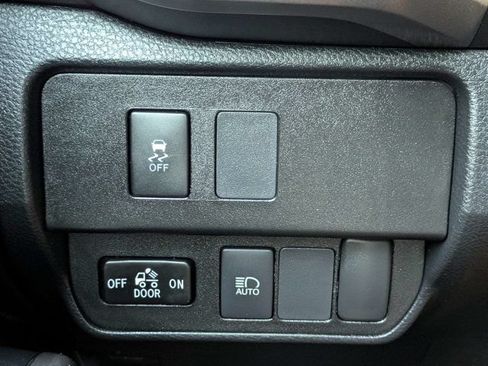 Used 2021 Toyota Tacoma SR5 RWD image 23