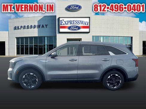 Used 2024 Kia Sorento S FWD image 9