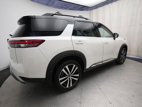 Certified 2023 Nissan Pathfinder Platinum AWD/4WD image 36