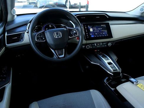 Used 2018 Honda Clarity Plug-In Hybrid image 16