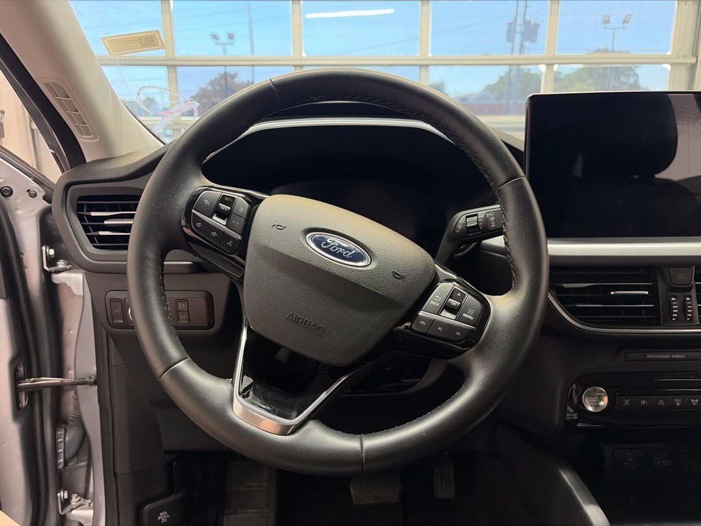 Used 2023 Ford Escape Platinum AWD/4WD image 23