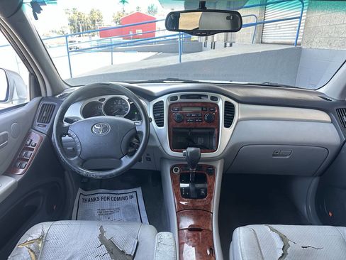 Used 2004 Toyota Highlander 2WD V6 image 8