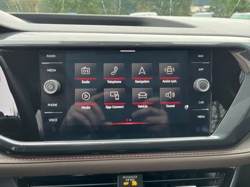 Certified 2023 Volkswagen Taos SEL image 21