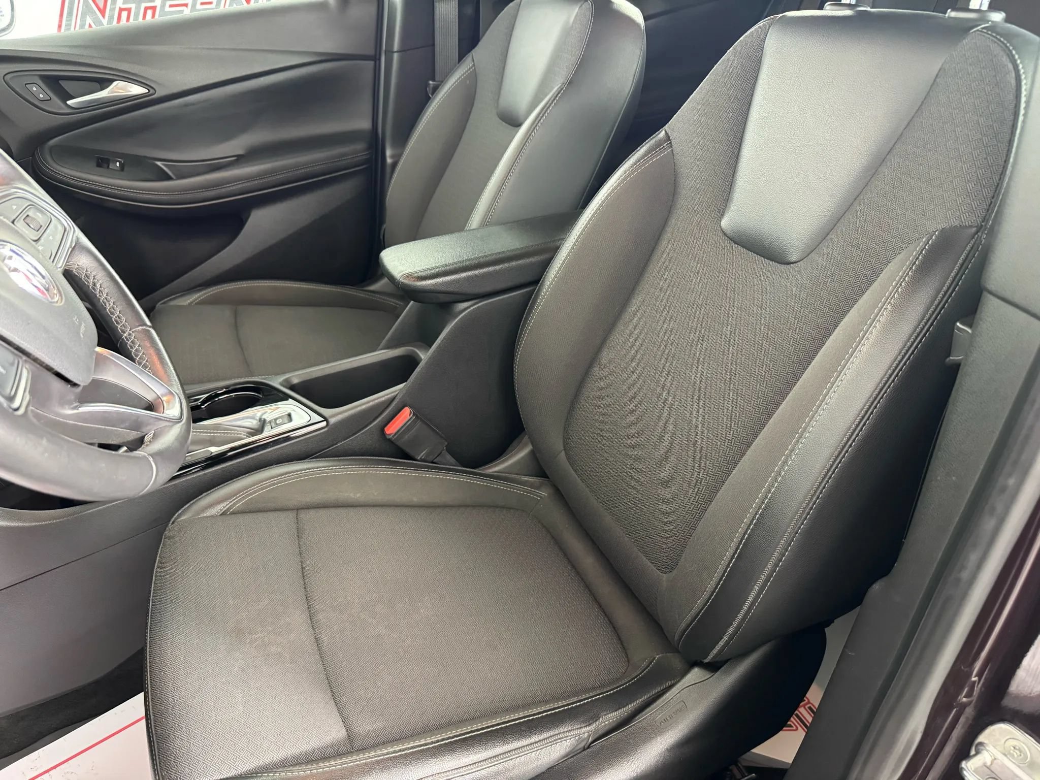 Used 2021 Buick Encore GX Preferred w/ Cold Weather Comfort Package AWD/4WD image 32