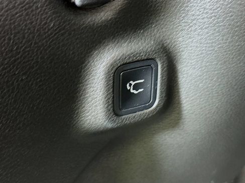 Used 2022 Jeep Compass Latitude w/ Sun and Sound Group AWD/4WD image 31