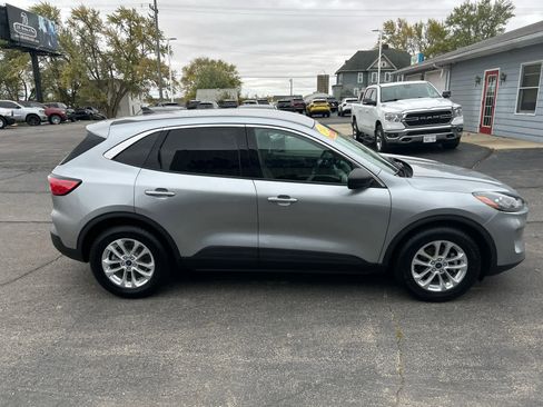 Used 2022 Ford Escape SE w/ Cold Weather Package image 2