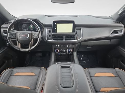 Used 2022 GMC Yukon XL AT4 w/ Technology Package AWD/4WD image 9