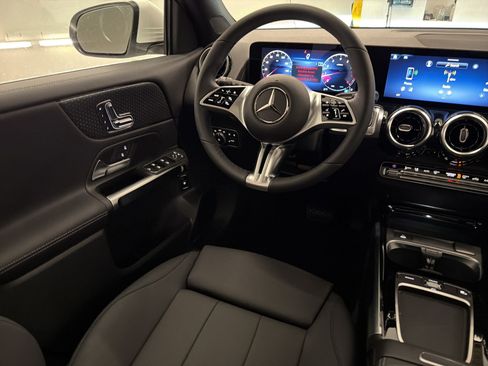 Used 2026 Mercedes-Benz GLB 250 image 27