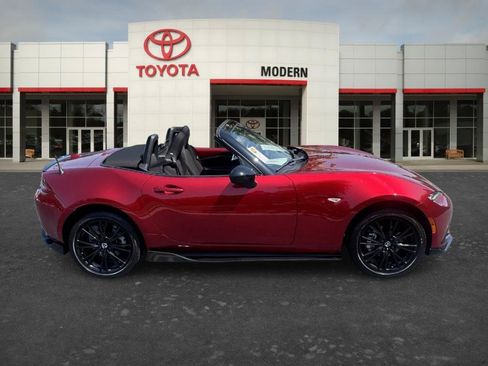 Used 2025 MAZDA MX-5 Miata Club RWD image 4