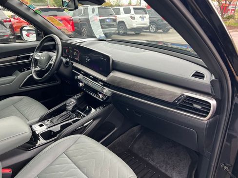 Used 2024 Kia Telluride EX X-Line image 31