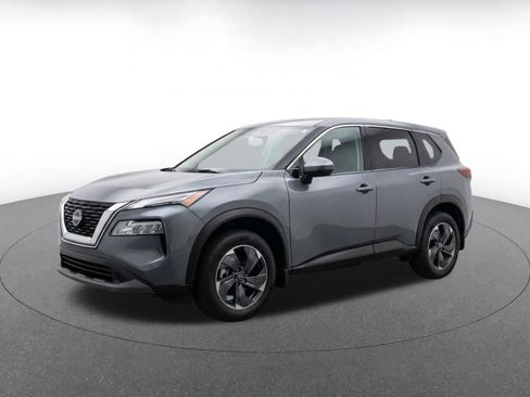 Used 2025 Nissan Rogue SV AWD/4WD image 3