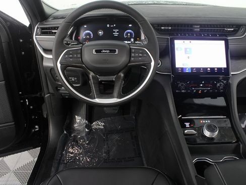 New 2025 Jeep Grand Cherokee L Limited w/ Trailer Tow Package image 11