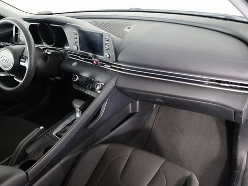 Used 2021 Hyundai Elantra SEL image 7