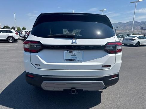 Certified 2025 Honda Pilot TrailSport image 8