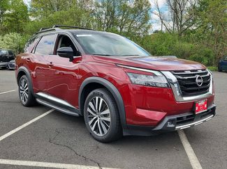 Used 2022 Nissan Pathfinder Platinum w/ Cargo Package video 3