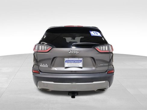 Used 2019 Jeep Cherokee Limited w/ Technology Group AWD/4WD image 2