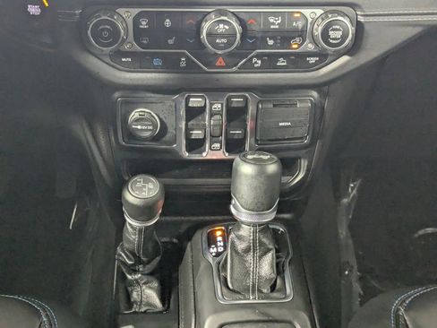 Used 2024 Jeep Wrangler High Altitude AWD/4WD image 22