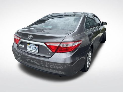 Used 2016 Toyota Camry LE FWD image 2
