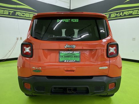 Used 2018 Jeep Renegade Latitude w/ Cold Weather Group image 8