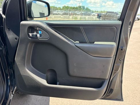 Used 2018 Nissan Frontier PRO-4X AWD/4WD image 27