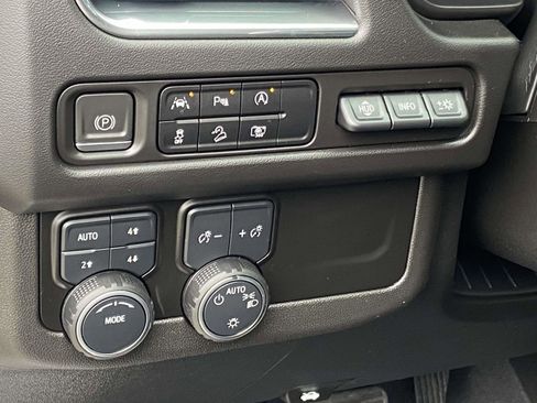 Used 2023 Chevrolet Tahoe High Country image 11