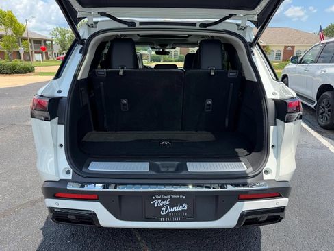 Used 2023 INFINITI QX60 Luxe w/ Cargo Package AWD/4WD image 12